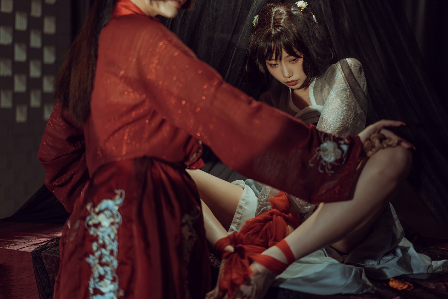 秋和柯基(夏小秋秋秋) - 昏红帐