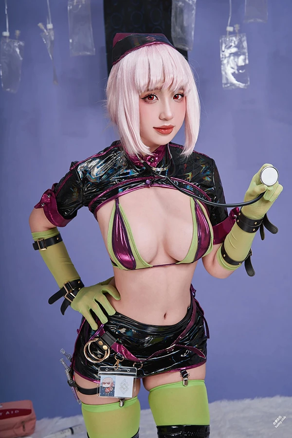 可爱美女孙乐乐黑色胶皮露胸衣无圣光图集